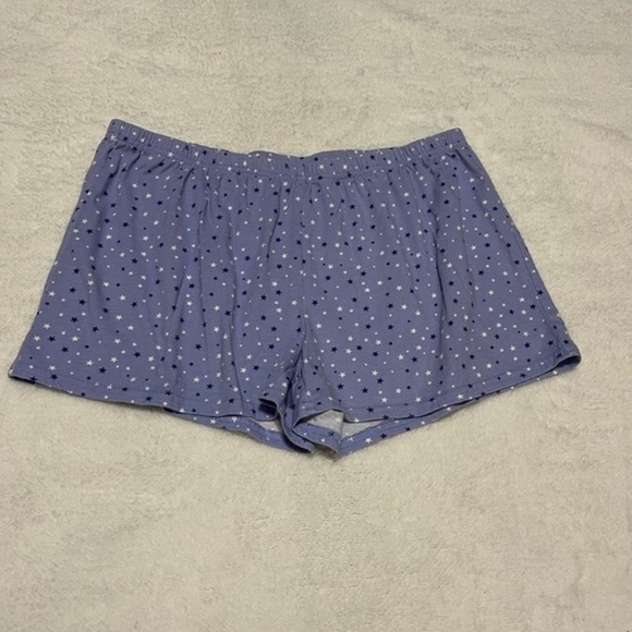 Bundle of 4 pajama bottoms. Size medium. 1 Top. Total of 5 - Picture 3 of 15